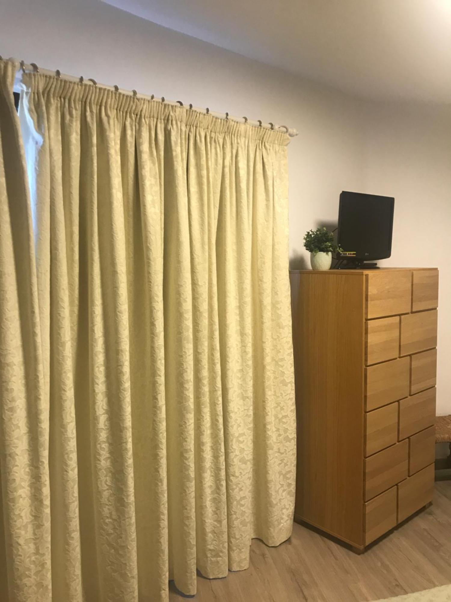 Habitacion Deluxe Con Bano Privado En Atalaya Apartagolf, Estepona Dış mekan fotoğraf